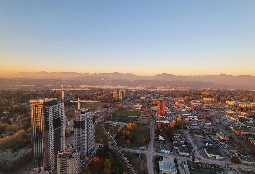 تختخواب و صبحانه High Luxury Penthouse Private Suite With Ensuite Bathroom