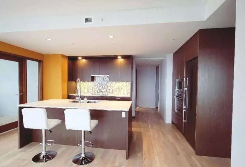 ベッドアンドブレックファースト High Luxury Penthouse   Private Suite With Ensuite Bathroom
