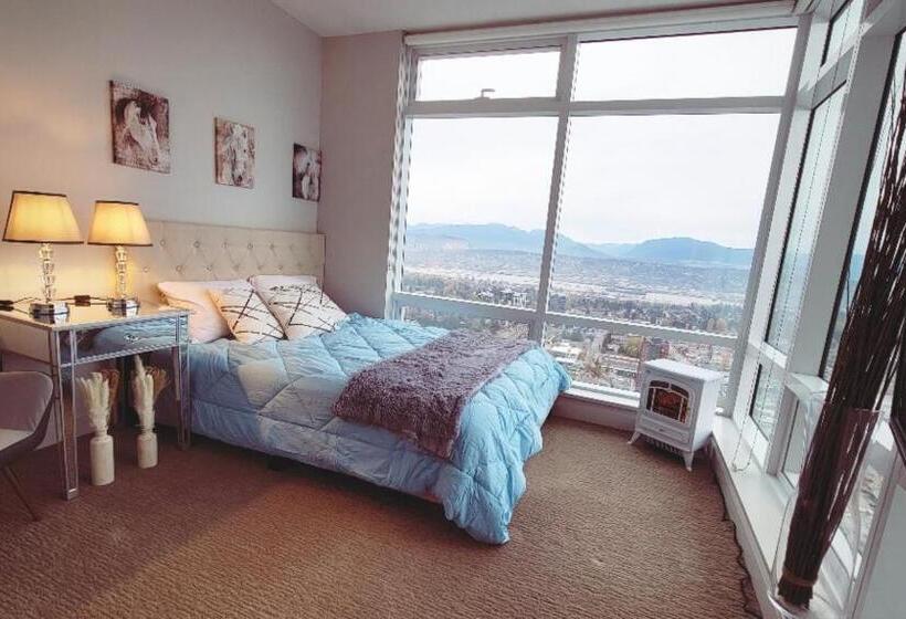 تختخواب و صبحانه High Luxury Penthouse Private Suite With Ensuite Bathroom