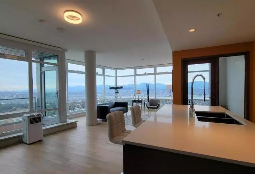 ベッドアンドブレックファースト High Luxury Penthouse   Private Suite With Ensuite Bathroom