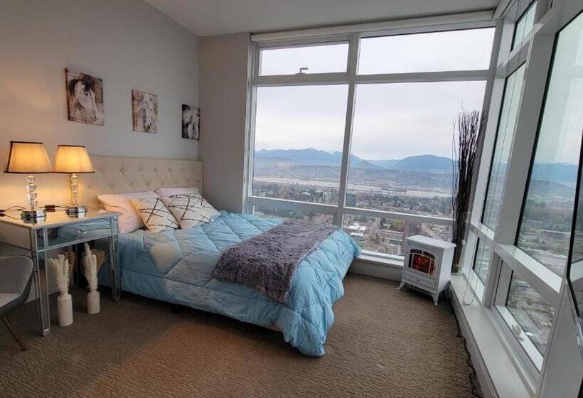 تختخواب و صبحانه High Luxury Penthouse Private Suite With Ensuite Bathroom