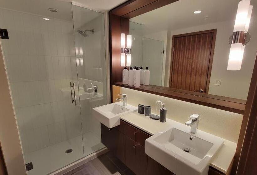 تختخواب و صبحانه High Luxury Penthouse Private Suite With Ensuite Bathroom