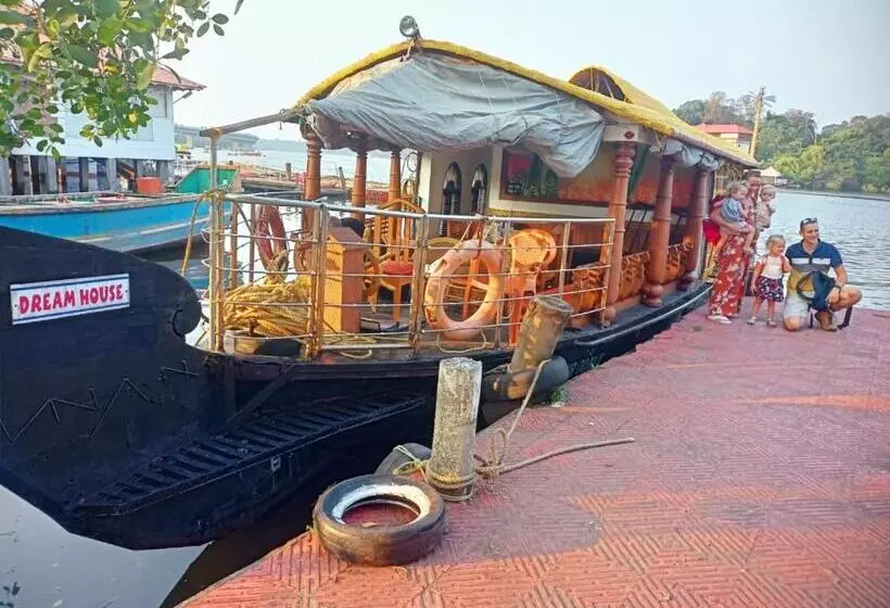 カプセルホテル Houseboat   Dream House Houseboat Kollam