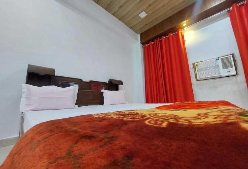 هتل Oyo Rajeswari Continental