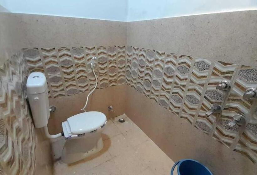 هتل Oyo Rajeswari Continental