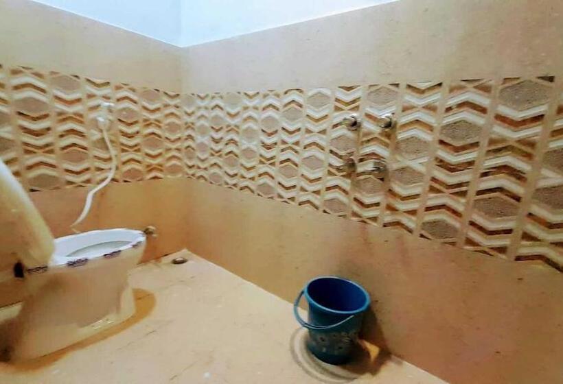 هتل Oyo Rajeswari Continental