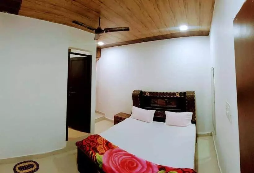 ホテル Oyo Rajeswari Continental