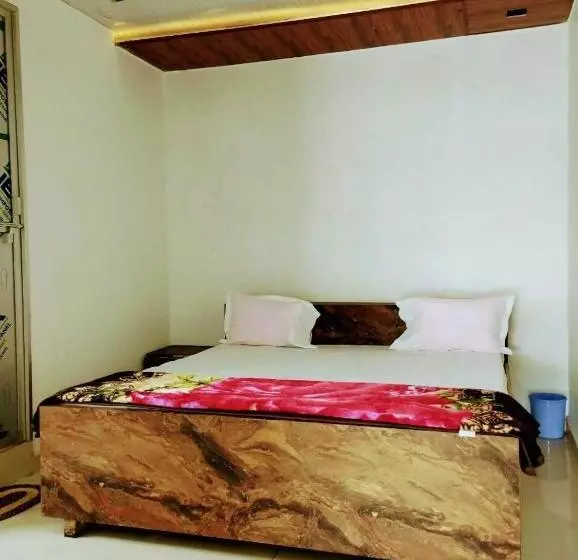 ホテル Oyo Rajeswari Continental