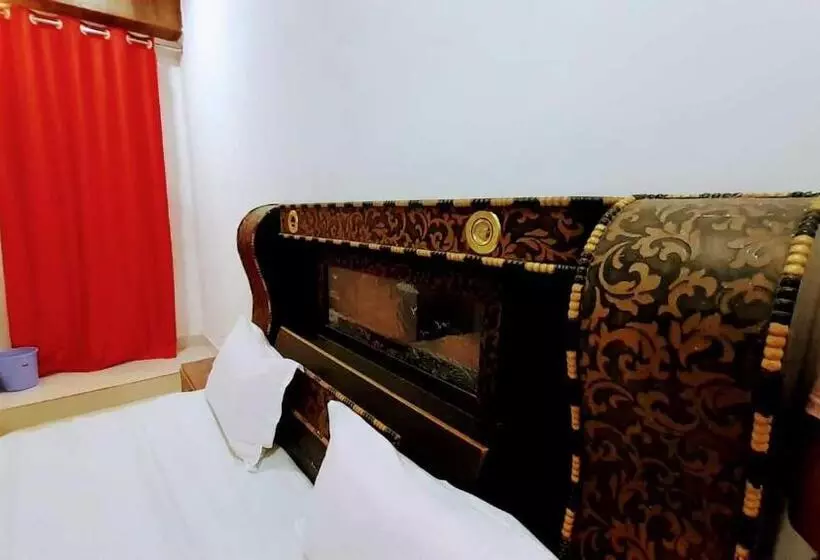 ホテル Oyo Rajeswari Continental