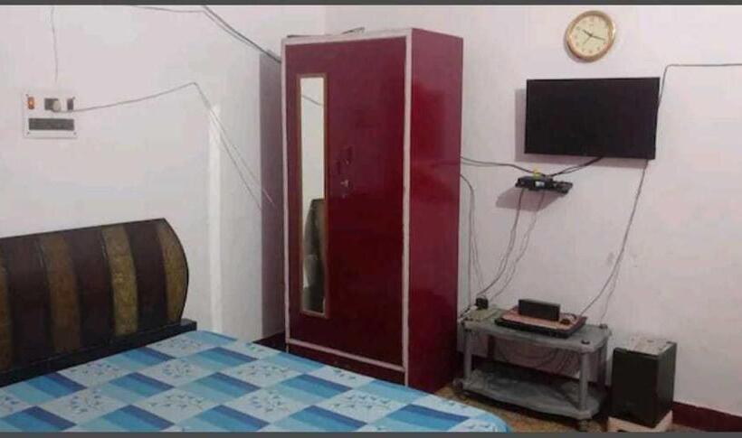 בית מלון כפרי Oyo Shiva Palace Homestay