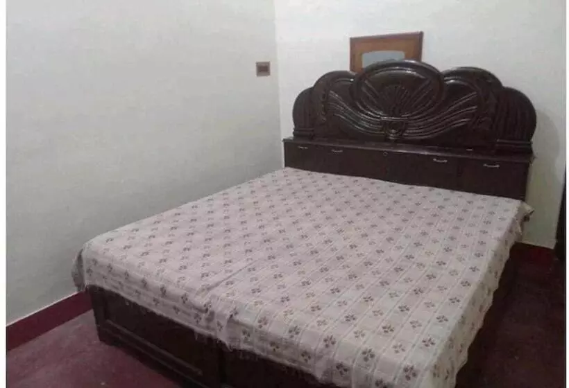 ホテル Oyo Shiva Palace Homestay