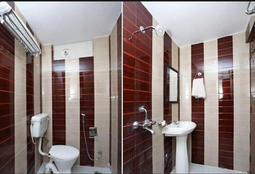 בית מלון כפרי Oyo Shiva Palace Homestay