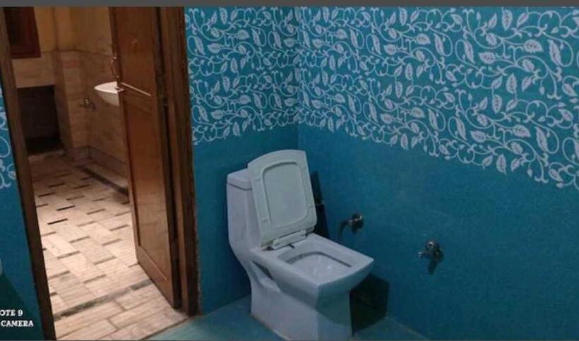 בית מלון כפרי Oyo Shiva Palace Homestay