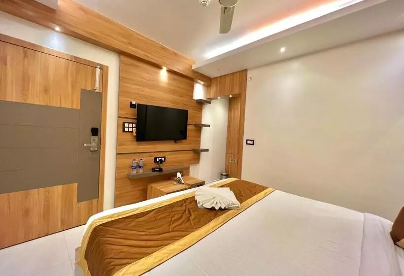 ホテル The Magnum