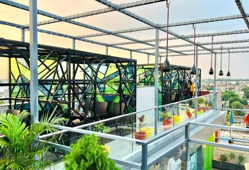 ホテル The Magnum