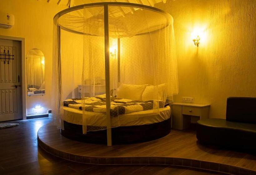 فندق The Village Resort Mundra