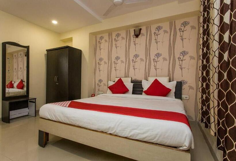 Oyo Flagship 81059 Hotel Golden Leaf