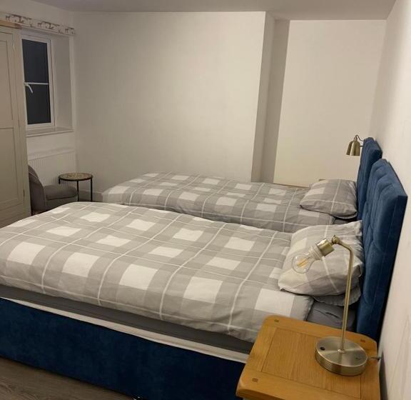 پانسیون Apple Barn Guest House