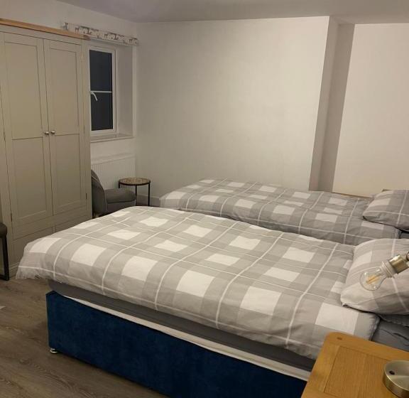 پانسیون Apple Barn Guest House