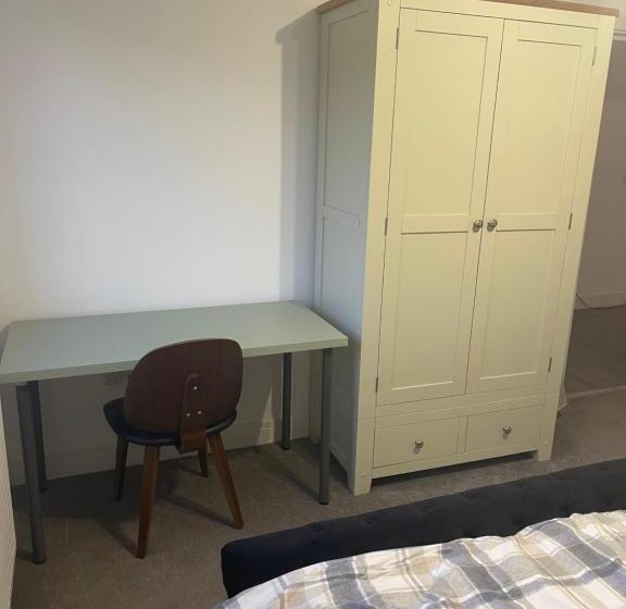 پانسیون Apple Barn Guest House