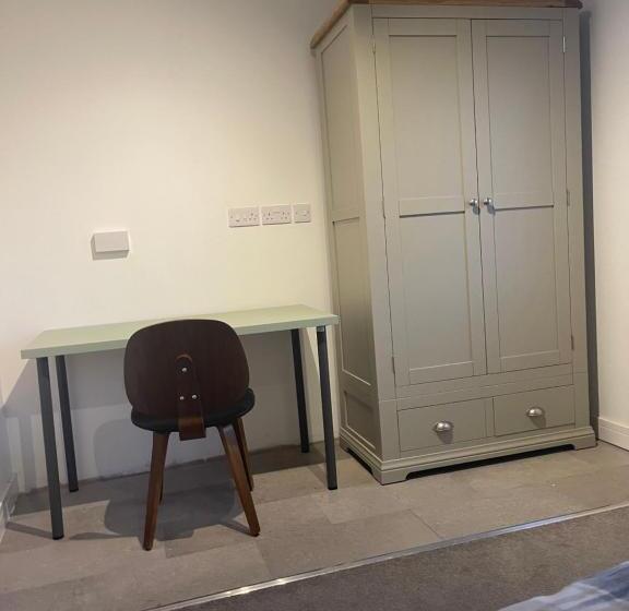 پانسیون Apple Barn Guest House