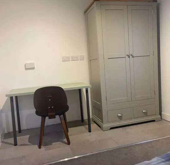 Majatalo Apple Barn Guest House