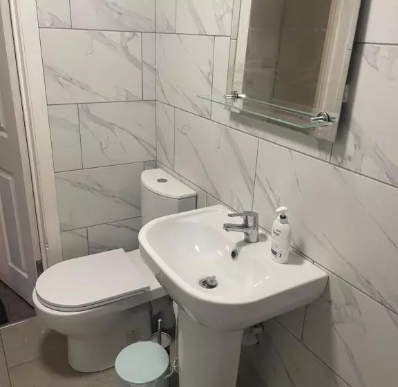 Majatalo Apple Barn Guest House