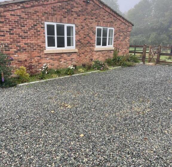 پانسیون Apple Barn Guest House