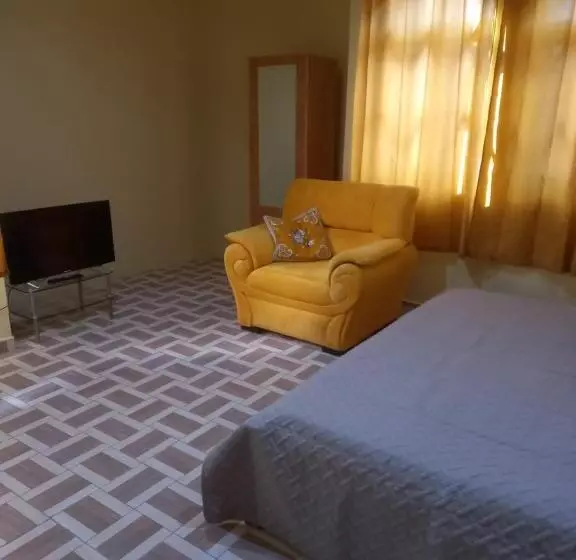 ペンション Osvee Guest House & Apartments