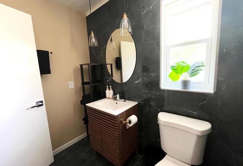 Pensjonat Private Suite With Shared Pool