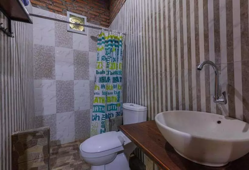 Retkeilymaja Kubu Selat Villa And Glamping