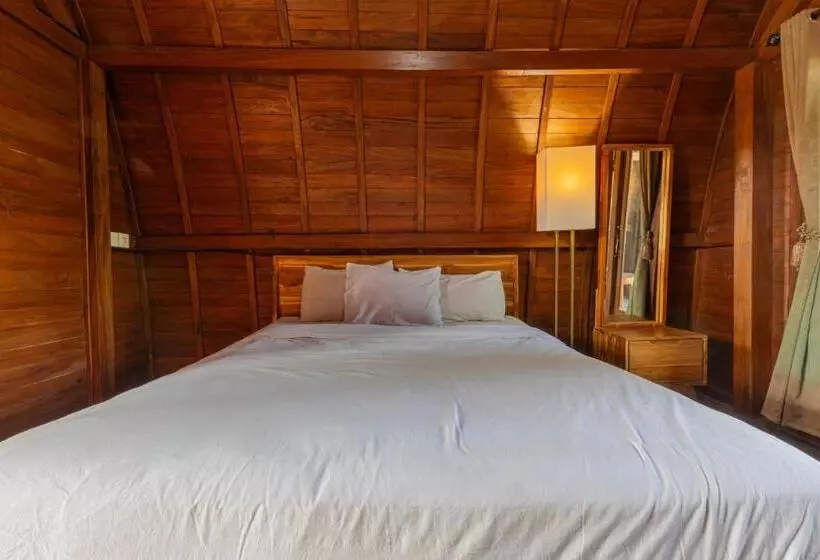 Retkeilymaja Kubu Selat Villa And Glamping