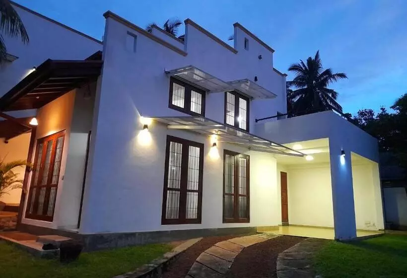 Aruliya Care Wellness Resort Gintota