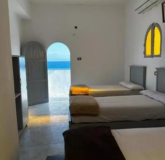 تختخواب و صبحانه Caesar Camp