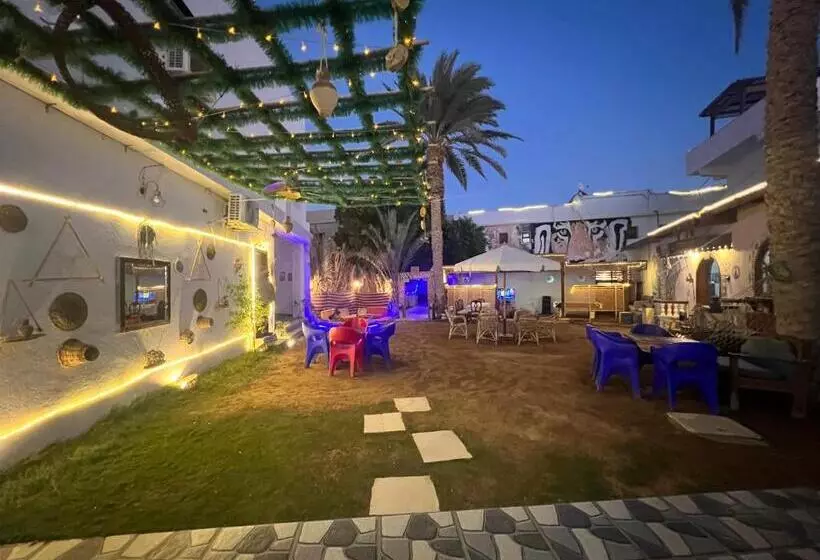 تختخواب و صبحانه Caesar Camp