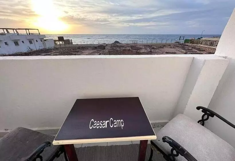 تختخواب و صبحانه Caesar Camp
