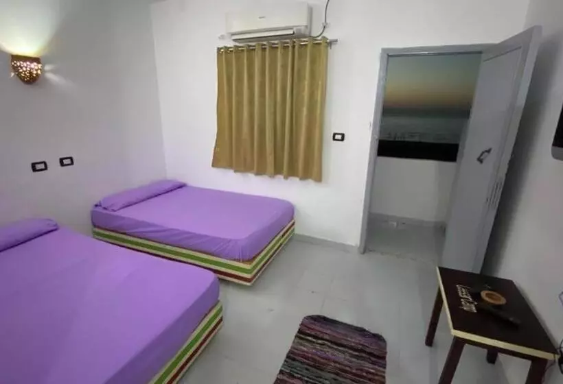تختخواب و صبحانه Caesar Camp