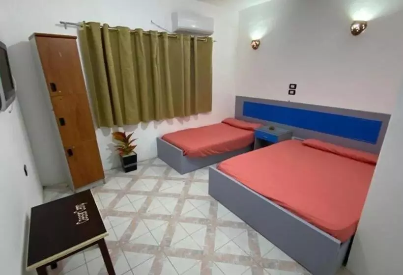 تختخواب و صبحانه Caesar Camp