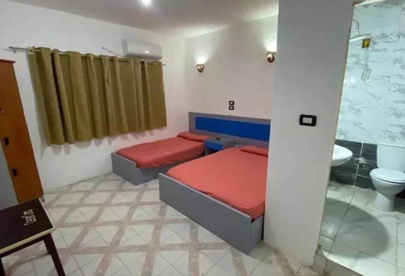 تختخواب و صبحانه Caesar Camp