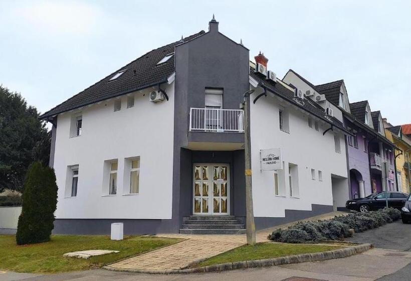 Bed and Breakfast Misleny Home