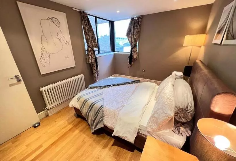 Great River Thames View Entire Apartment In The Most Central London