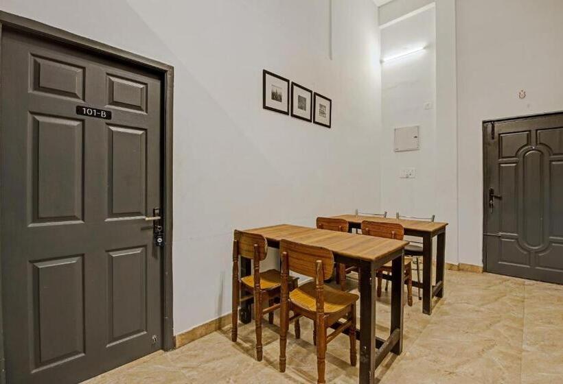 فندق Collection O 93368 Sea Moon Stays Kovalam