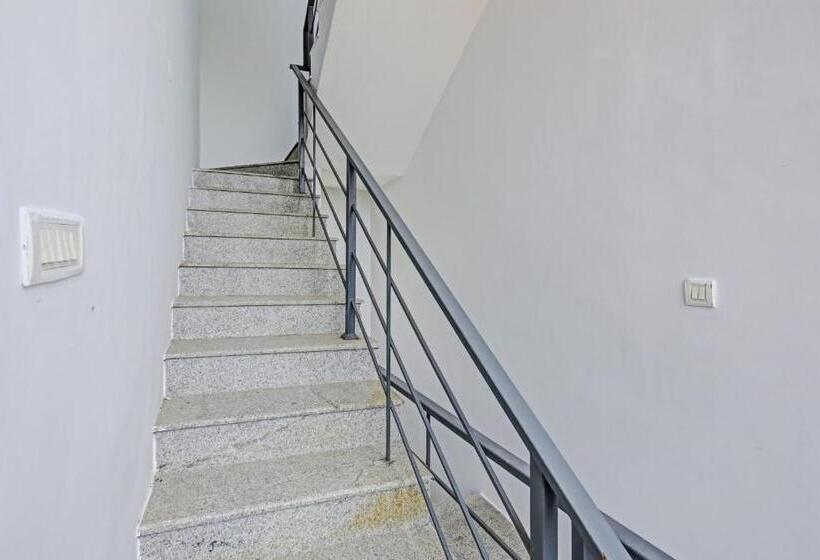 فندق Collection O 93368 Sea Moon Stays Kovalam