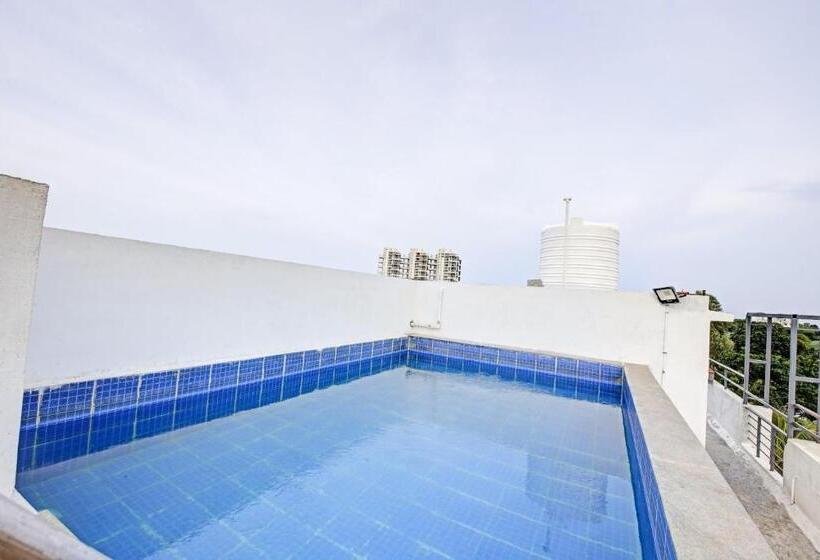 فندق Collection O 93368 Sea Moon Stays Kovalam