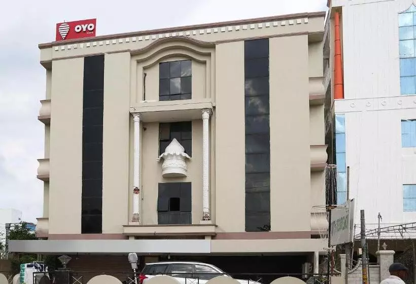 ホテル Collection O Poojith Residency