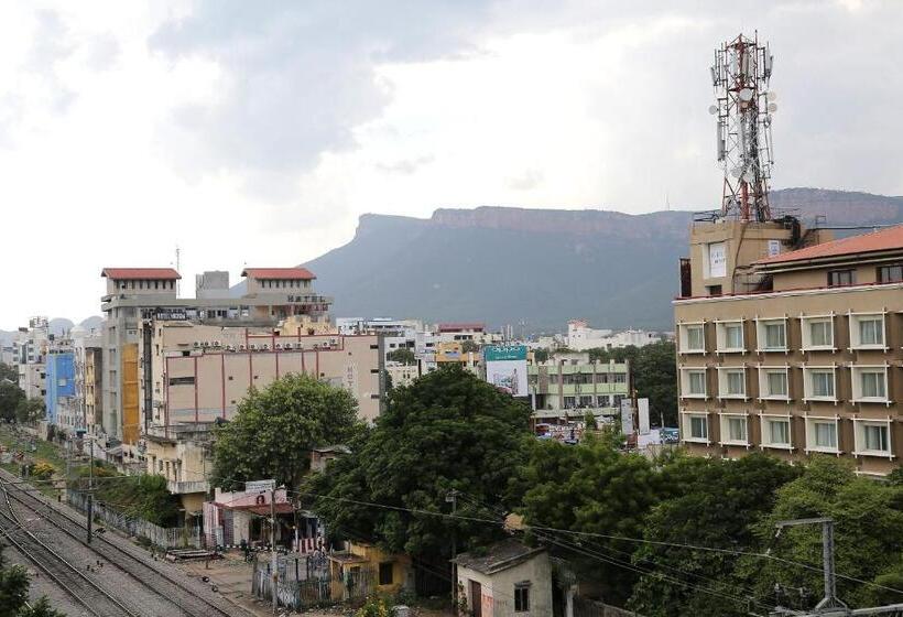 בית מלון כפרי Collection O Poojith Residency