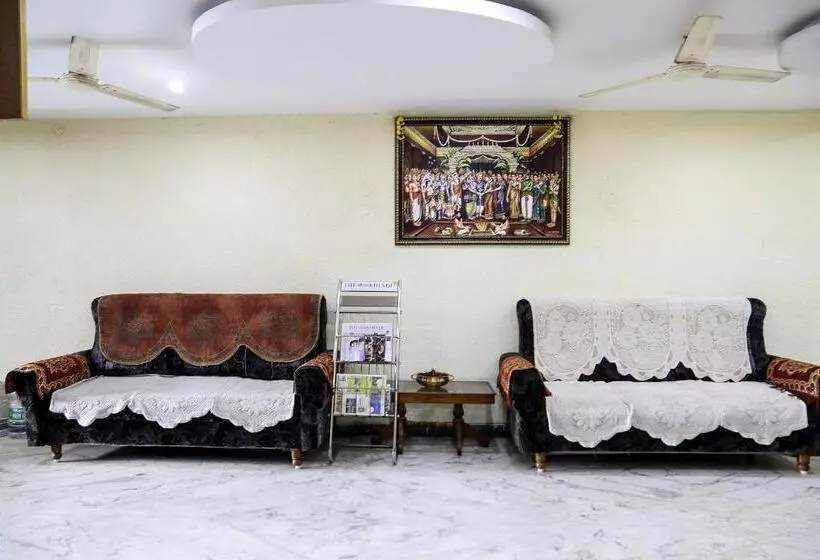 ホテル Collection O Poojith Residency
