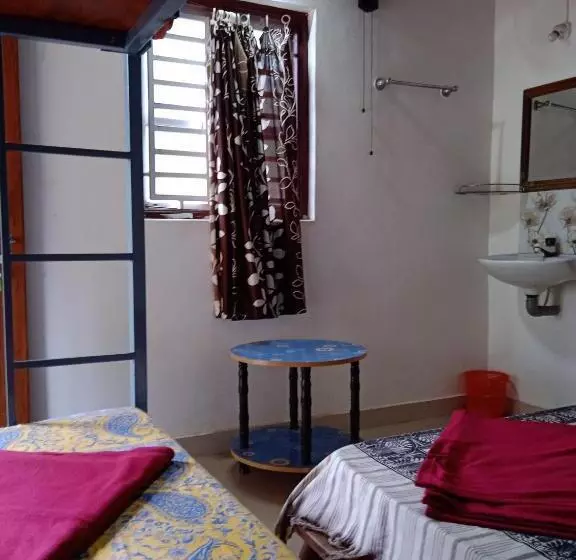 ホテル Gundappa Cafe Gokarna Kudle Beach