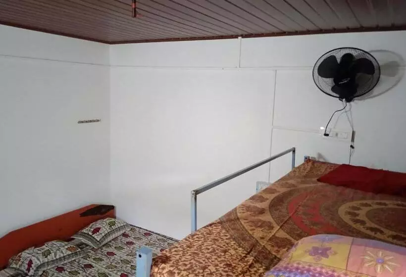 ホテル Gundappa Cafe Gokarna Kudle Beach