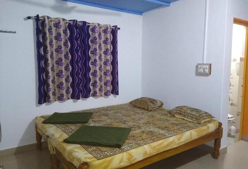 فندق Gundappa Cafe Gokarna Kudle Beach